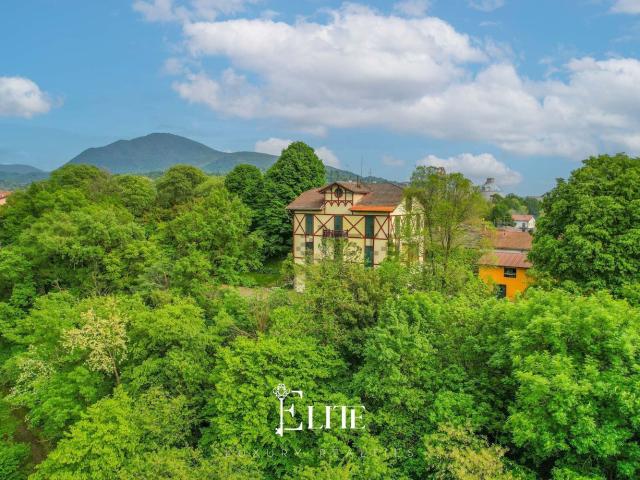 Case e ville in vendita di 480 m² in Via Crocetta, 18