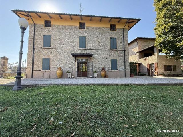 Case e ville in vendita di 480 m² in Via Argini Sud