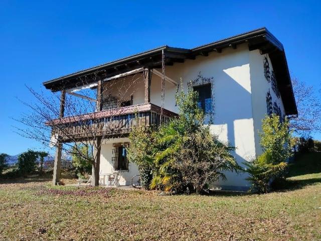 Case e ville in vendita di 480 m² in Via Bressanella