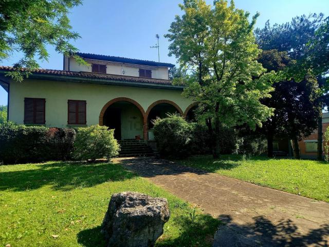 Case e ville in vendita di 480 m² in Via Giuseppe Garibaldi, 1