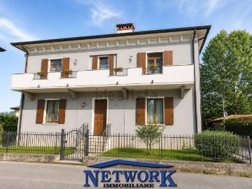 Case e ville in vendita di 480 m² in Via Don Beccalossi