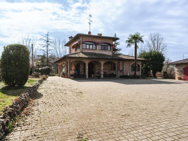 Case e ville in vendita di 480 m² in Via Spagna