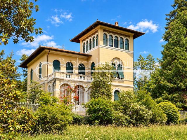 Case e ville in vendita di 480 m² in Via per Carignano