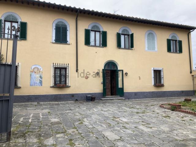 Case e ville in vendita di 480 m² in Via Pistoiese