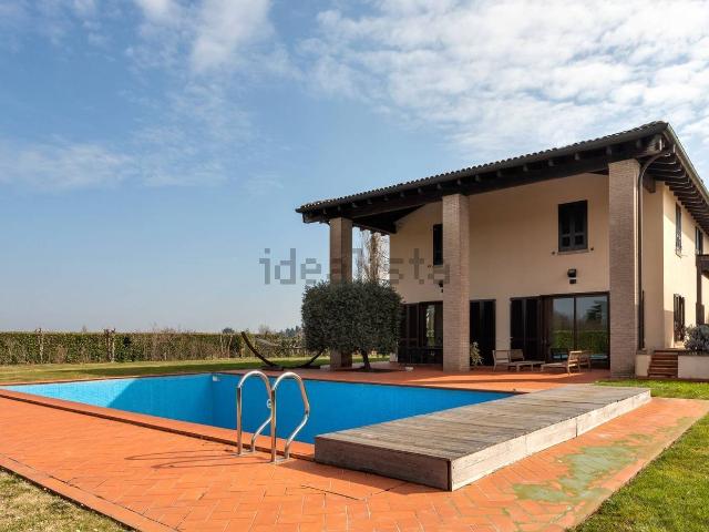 Case e ville in vendita di 483 m² in Via Russo