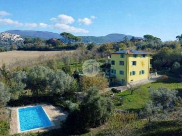 Case e ville in vendita di 485 m² in Via Colleaccetta, 15