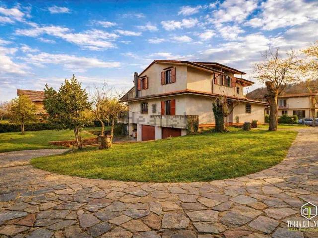 Case e ville in vendita di 485 m² in Via Casacorvi