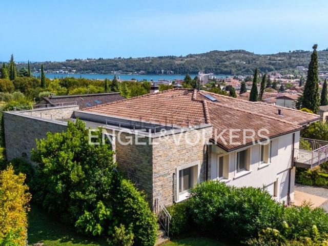Case e ville in vendita di 485 m² in Via dei Colli