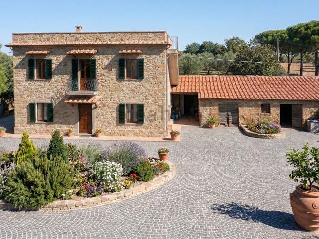 Case e ville in vendita di 485 m² in Via Formellese