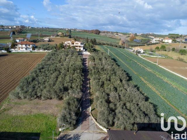 Case e ville in vendita di 485 m² in Via Kennedy