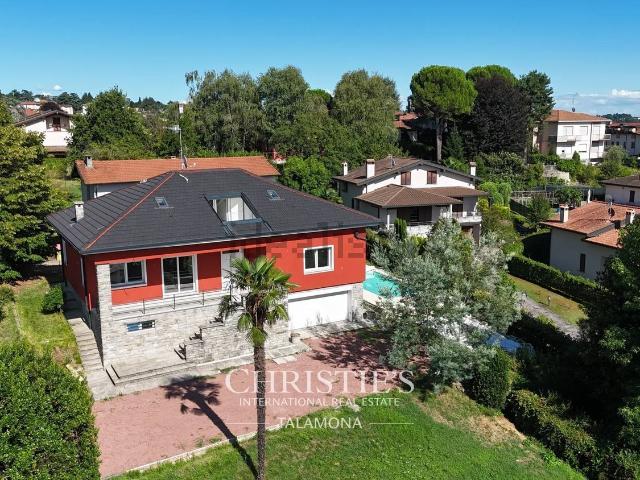 Case e ville in vendita di 485 m² in Via Redipuglia, 8