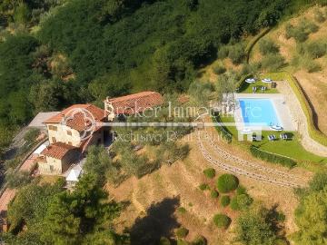 Case e ville in vendita di 485 m² in Località Fornastro