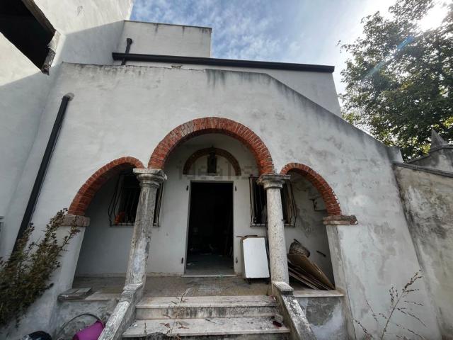 Case e ville in vendita di 485 m² in Strada Cipata