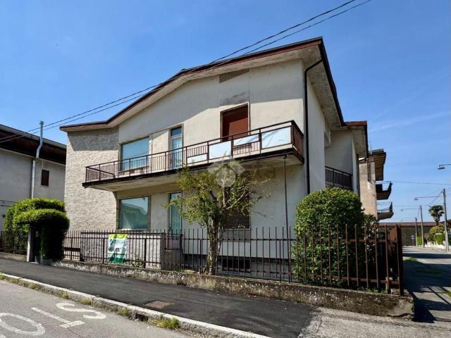 Case e ville in vendita di 488 m² in Via Carlo Pisacane, 21