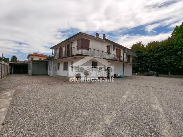Case e ville in vendita di 488 m² in Via Crocicchio