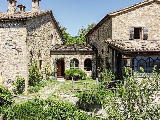Case e ville in vendita di 4899 m² in Via Valberio