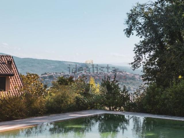 Case e ville in vendita di 489 m²