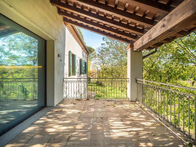 Case e ville in vendita di 489 m² in Via Tramonte, 28