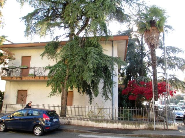 Case e ville in vendita di 490 m²