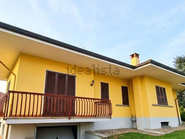 Case e ville in vendita di 490 m² in Via Dalino