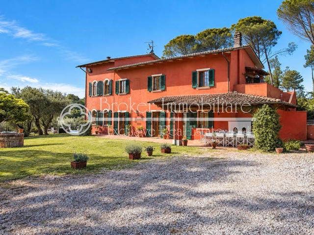 Case e ville in vendita di 490 m² in Località Cantini