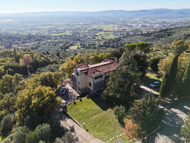 Case e ville in vendita di 490 m² in Località Sargiano, 42