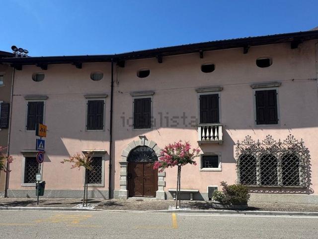 Case e ville in vendita di 490 m² in Piazza del Municipio, 2