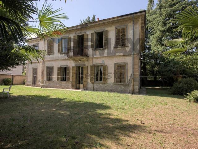 Case e ville in vendita di 490 m² in Piazza San Lorenzo, 8