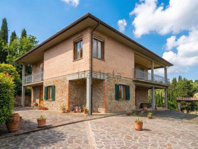 Case e ville in vendita di 492 m²