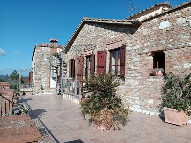 Case e ville in vendita di 493 m²