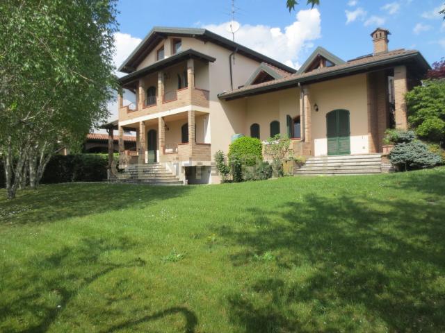 Case e ville in vendita di 493 m² in Via Silvio Pellico, 32