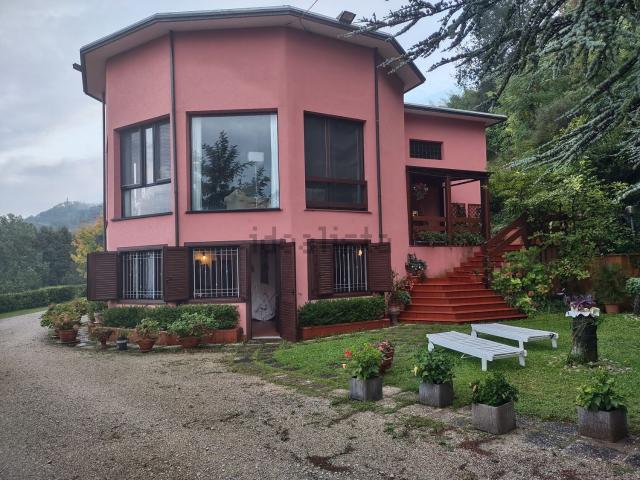 Case e ville in vendita di 494 m² in Via Ca&apos  Fabbro