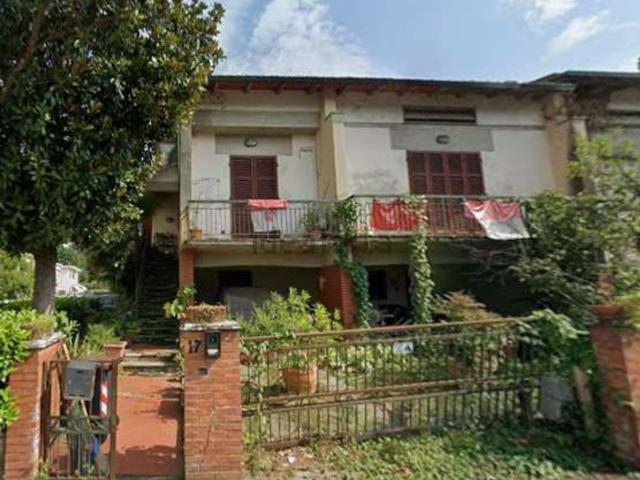 Case e ville in vendita di 494 m² in Via XXV Aprile, 15