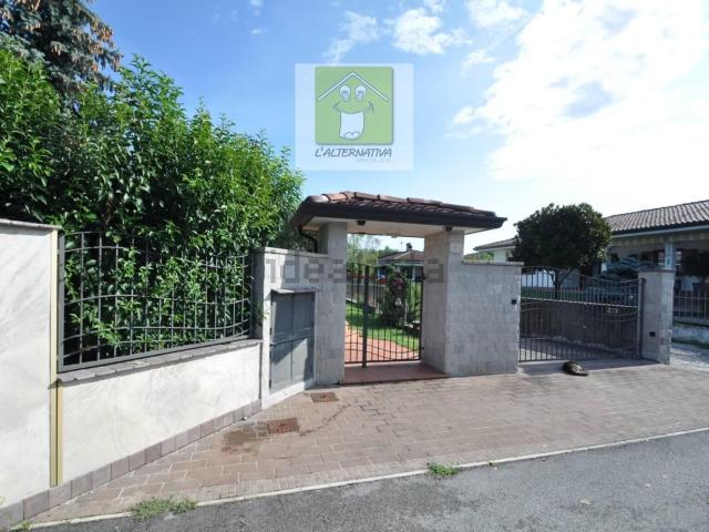 Case e ville in vendita di 496 m² in Via Eroi di Basovizza, 15