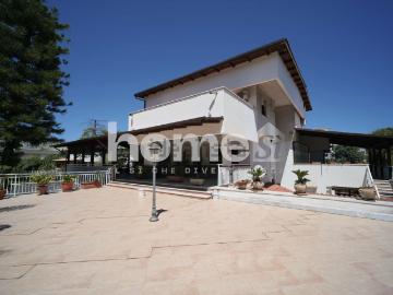 Case e ville in vendita di 496 m² in Via Luigi Sarullo, 14