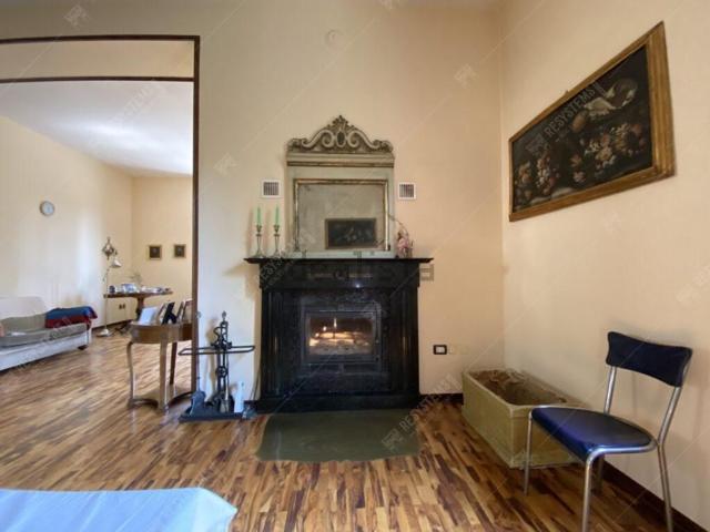 Case e ville in vendita di 496 m² in Via Pontenuovo, 20