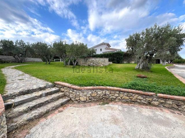 Case e ville in vendita di 499 m²
