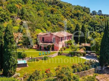 Case e ville in vendita di 500 m²