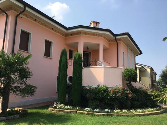 Case e ville in vendita di 500 m²