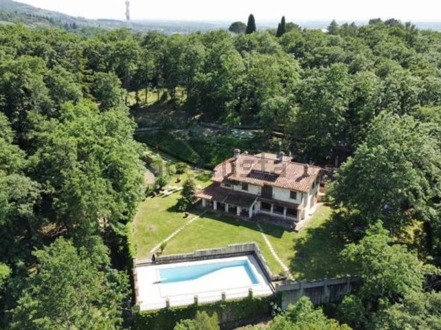 Case e ville in vendita di 500 m²
