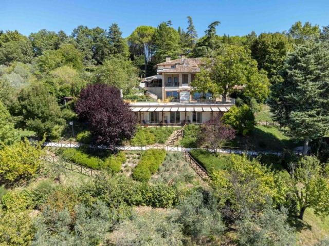 Case e ville in vendita di 500 m²