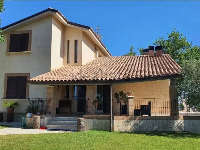 Case e ville in vendita di 500 m²