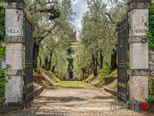 Case e ville in vendita di 500 m²
