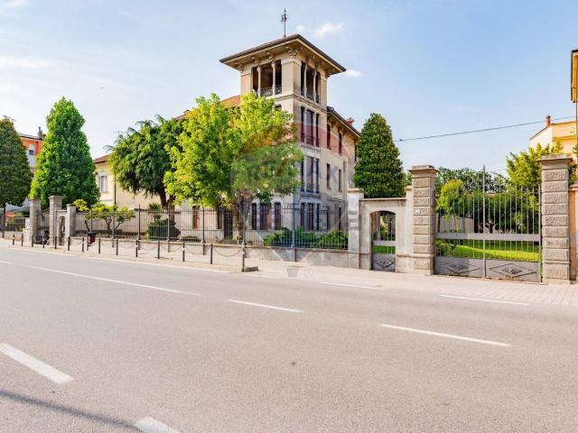 Case e ville in vendita di 500 m²