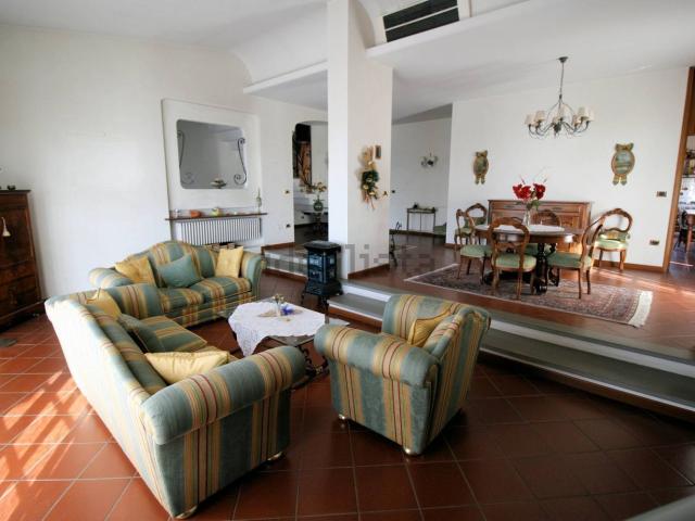 Case e ville in vendita di 500 m²