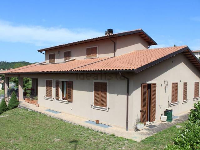 Case e ville in vendita di 500 m² in Via Collecchie, 36