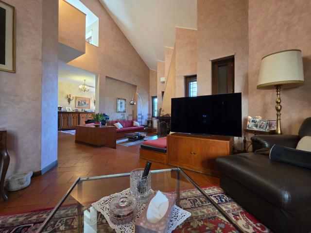 Case e ville in vendita di 500 m² in Via Costantiniana, 16