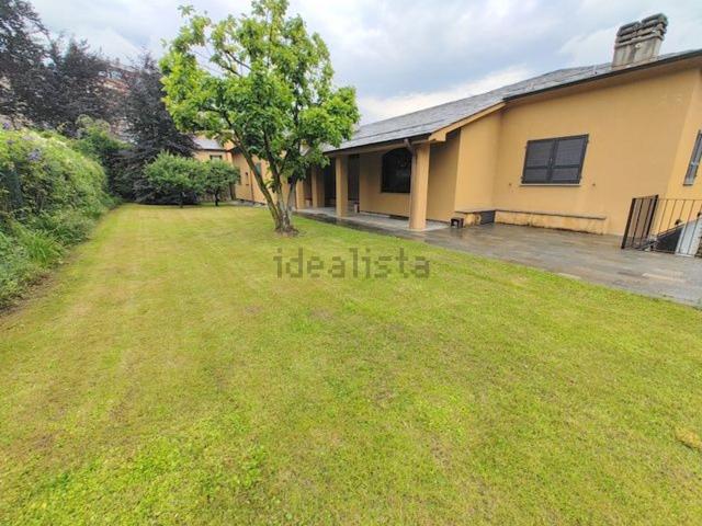 Case e ville in vendita di 500 m² in Via Caccia Dominioni, 32