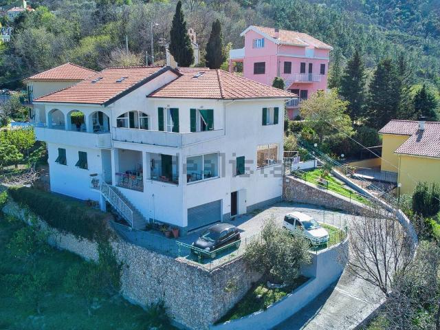 Case e ville in vendita di 500 m² in Via Cappelletta, 3
