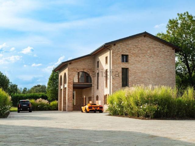 Case e ville in vendita di 500 m² in Via Carlo Ruini, 5